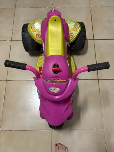 Moto elétrica para criança
