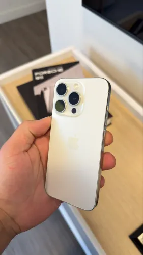 iPhone 15 Pro 128gb Titanium Branco. 