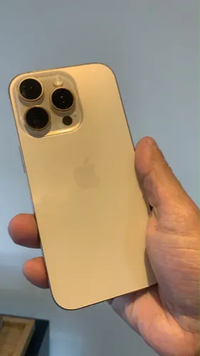 iPhone 16Pro MUITO Cnservado