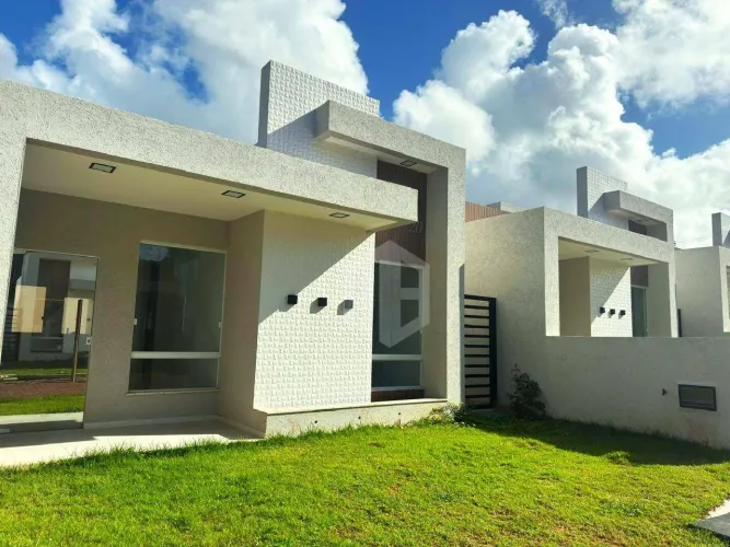 Casa em Condomínio à Venda em Abrantes, Camaçari - Bahia, com 3 Quartos e Lazer Completo