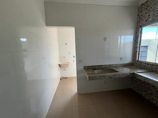 casa muito bem localizada próximo do comercio é clube.