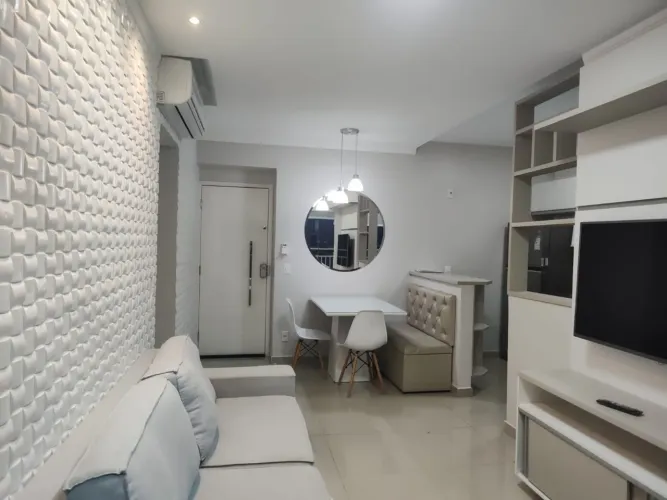 Condomínio Reserva das Praias 2 quartos,sendo 1 suite porcelanato cortina de vidro