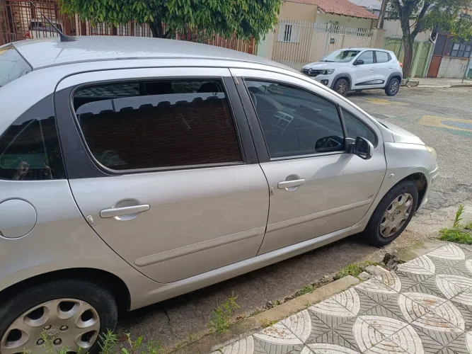 Peugeot 307 Sed. Presence 1.6 Flex 16V 4P 2007