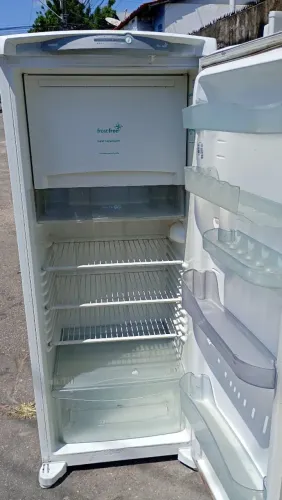 Geladeira Consul Frost Free semi nova funcionando tudo certinho