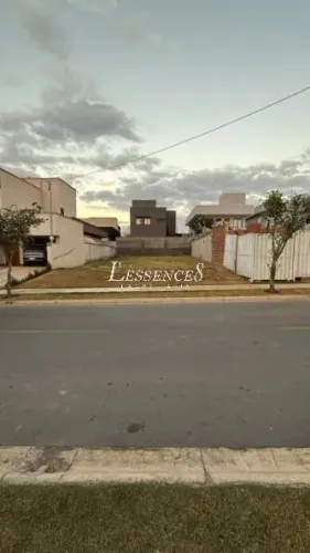 Lote 312m² em Condomínio Fechado | Jardim Cristal | Bem localizado!