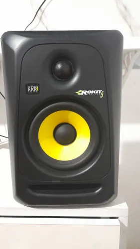 01 Caixa Monitor de Audio krk
