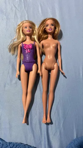 2 Barbies usadas