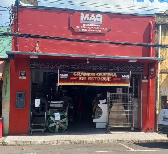 Vende-se PRÉDIO no Centro de MANAUS