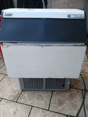 Maquina de gelo EGC100A