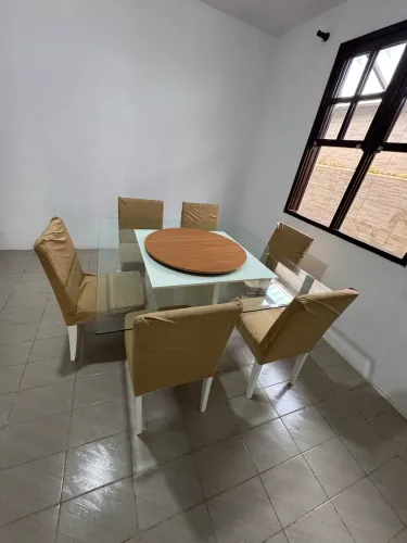 Mesa quadrada 6 lugares