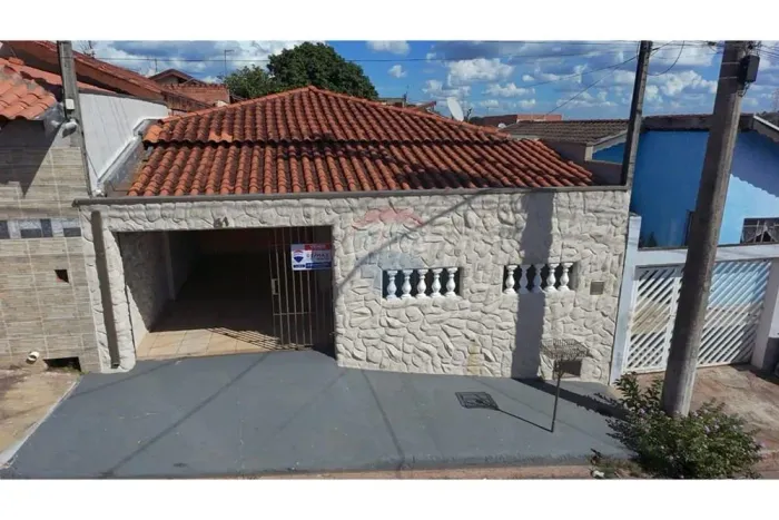 Casa dos Seus Sonhos no Tranquilo Bairro Istor Luppi