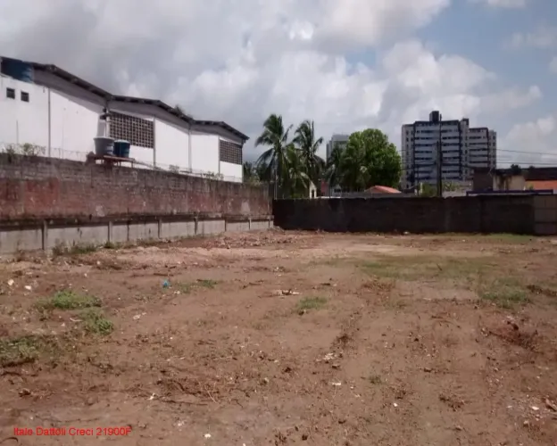 Excelente Terreno Comercial, 2.640m² 40X66 plano, localização privilegiada Lauro de Freita