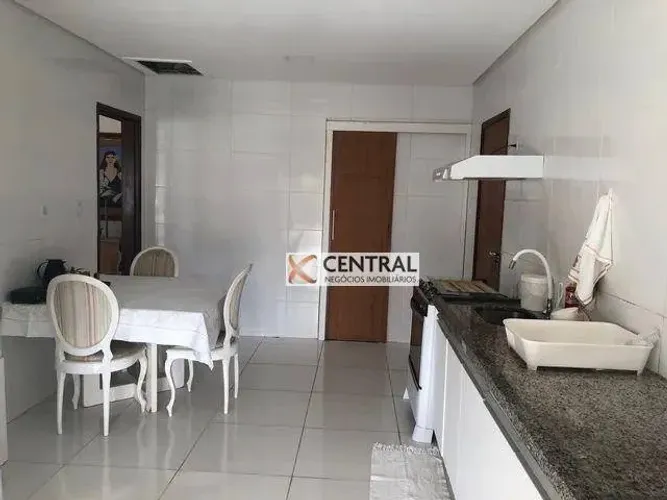 Casa com 5 dormitórios para alugar, 220 m² por R$ 10.813,00/mês - Centro - Camaçari/BA