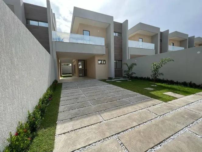 Casas Duplex em rua privativa fechada no Eusébio.