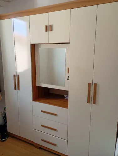 Guarda roupa grande casal, em perfeito estado pouco tempo de uso