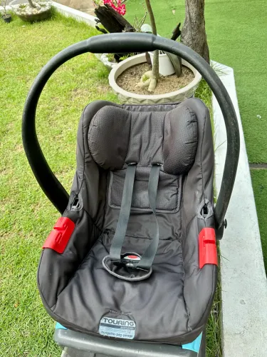 bebê conforto Burigotto Touring Evolution + assento de elevação 
