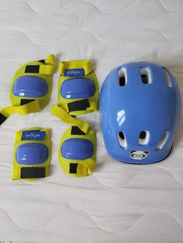 Capacete infantil e acessórios