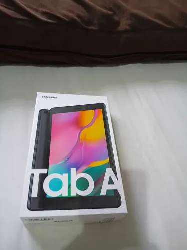Tablet Samsung com chip 4G lacrado ( aceita trocas)