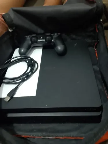 PS4 SLIM 