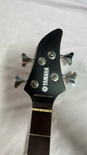 Baixo Yamaha RBX270J