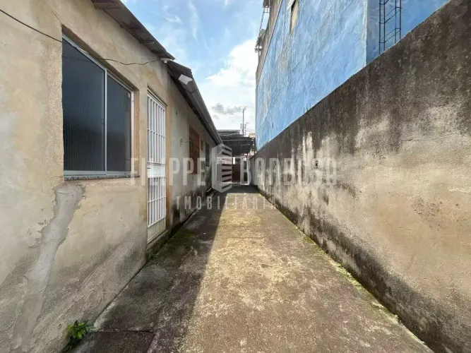 TERRENO C/ 400M² - PERTO DA PREFEITURA - CASAS E KITNET CONSTRUÍDAS - VAGAS
