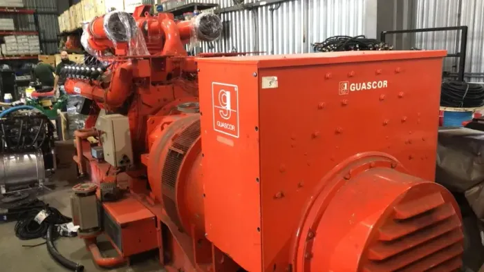 VENDO 02 GRUPOS GERADORES DE ENERGIA GUASCOR A GAS DE 1177 KVA
