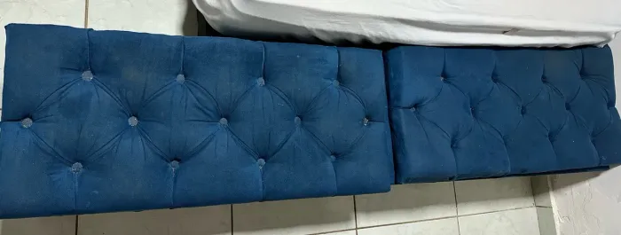 Doação de dois baús azuis