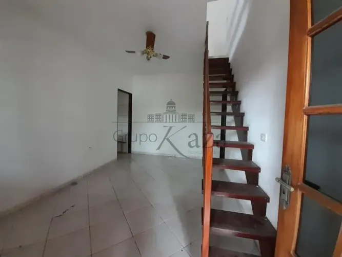 Oportunidade - Casa - Vila das Flores - 2 Dormitórios - 70m².
