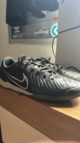chuteira nike salao 42