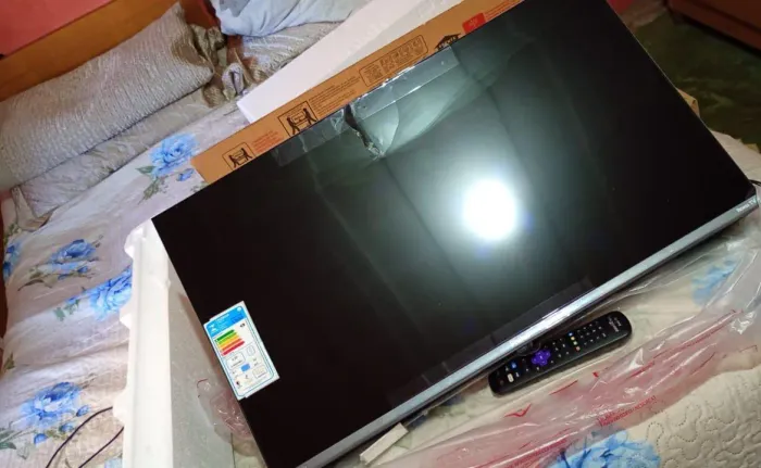 Tv smart 32 quebrada tela pra retirada do peças