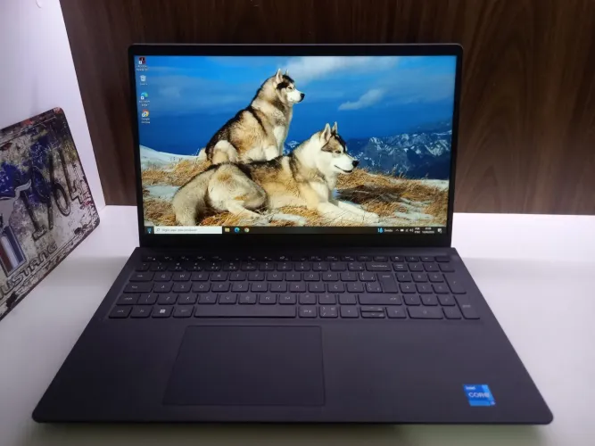 Notebook DELL/ 8GB RAM (MUITO NOVO AINDA)