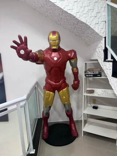 Homem de ferro- TAMANHO REAL 1,85m
