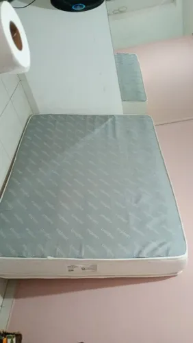 Colchão  de molas ensacadas sem novo 