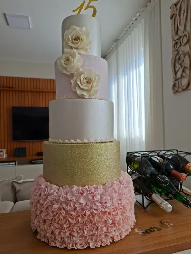 Bolo de festa 5 andares