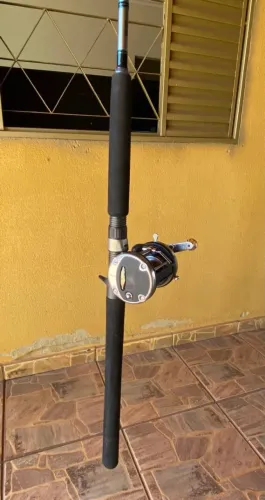 Vara de Pesca com Carretilha!!