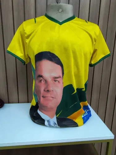 Camisa de Flávio bolsonaro