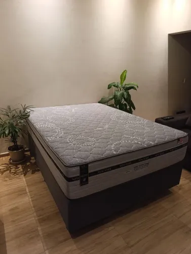 VENDO CONJUNTO CAMA BOX CASAL IMPECÁVEL 