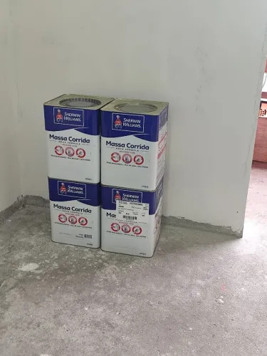 Massa corrida Sherwin Willians 4 latas R$ 400,00 ou unitário R$ 100,00