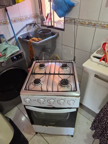 Vendo fogão 4 bocas