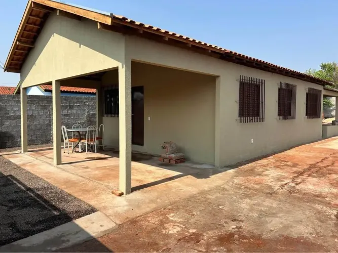$ CASA À VENDA