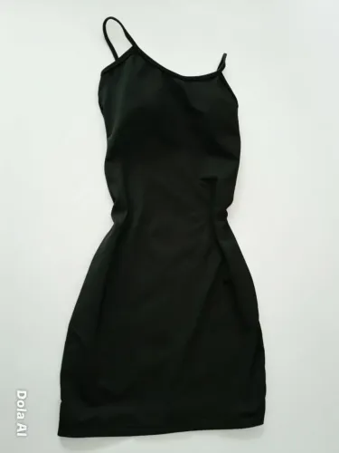 Vestido preto alcinha