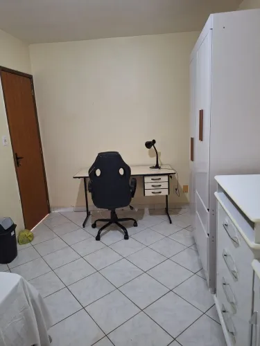 Alugo um quarto Mobiliado Para Jovens que Trabalham e/ou Estudam.