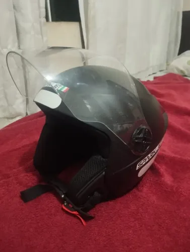 Capacete aberto