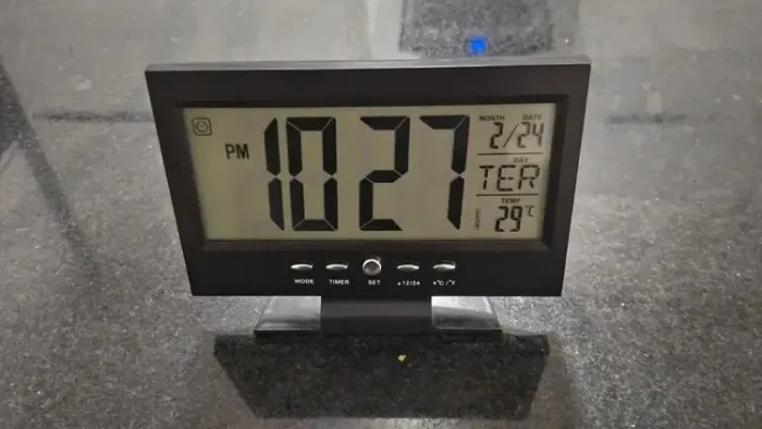 Relógio Digital Números Grandes, Alarmes e Temperatura
