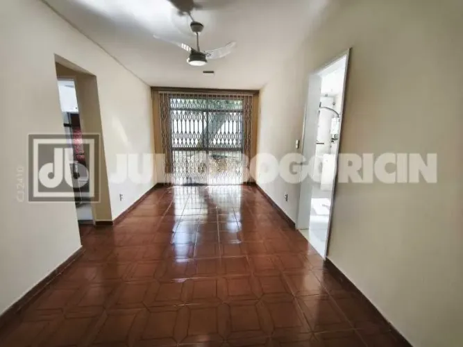Apartamento : Padrão / Residencial / Portuguesa