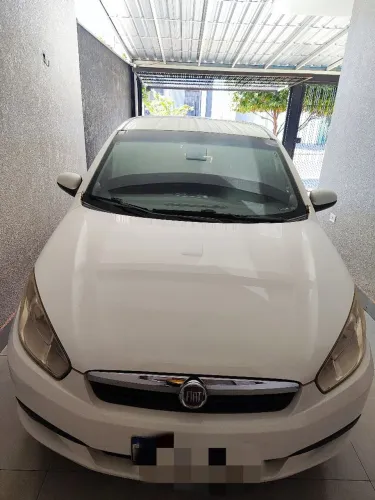 Fiat Grand Siena Essence 1.6 Flex 16V 2013