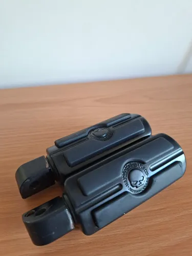 Pedaleira black skull Harley-Davidson m8