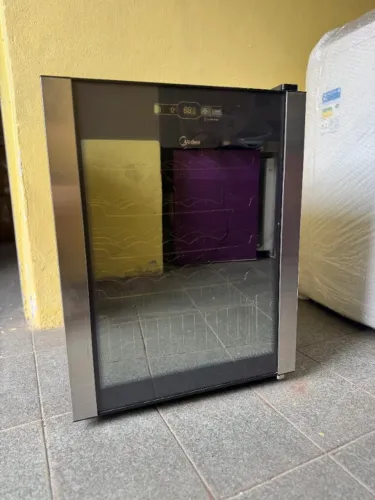Adega Climatizada Midea 24 Garrafas - Modelo WBA241, 127V