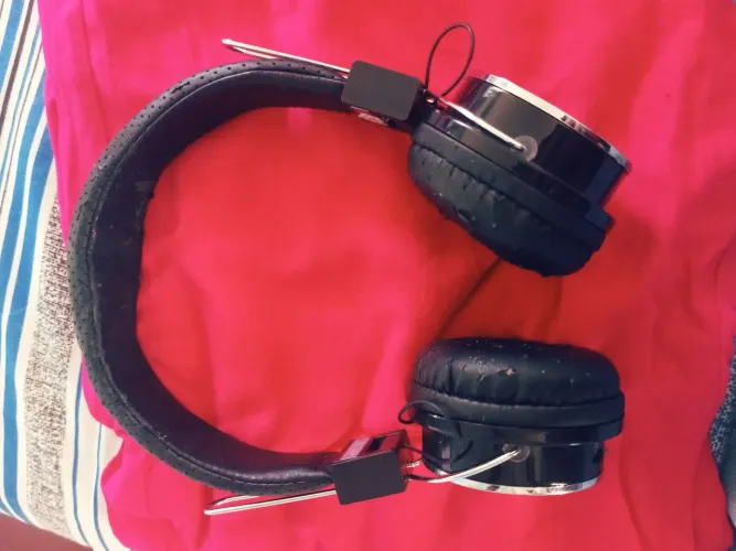 Fone bluetooth pouco usado