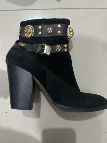 Botas, sandália, scarpin e bolsa vendo combo com todas